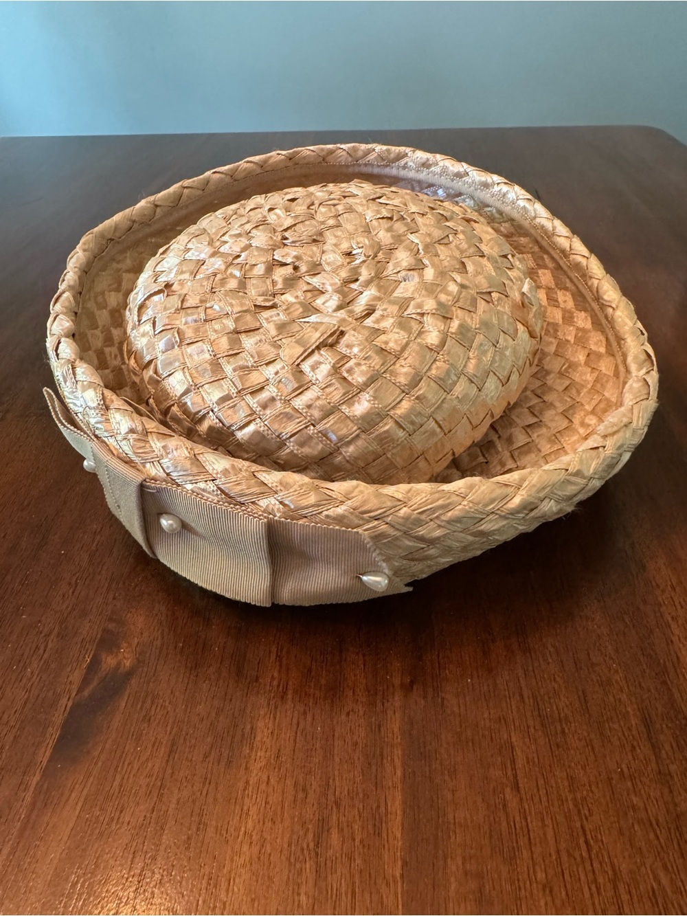 Vintage 1950s Champagne Woven Straw Breton Hat Pearl Bow Accent
